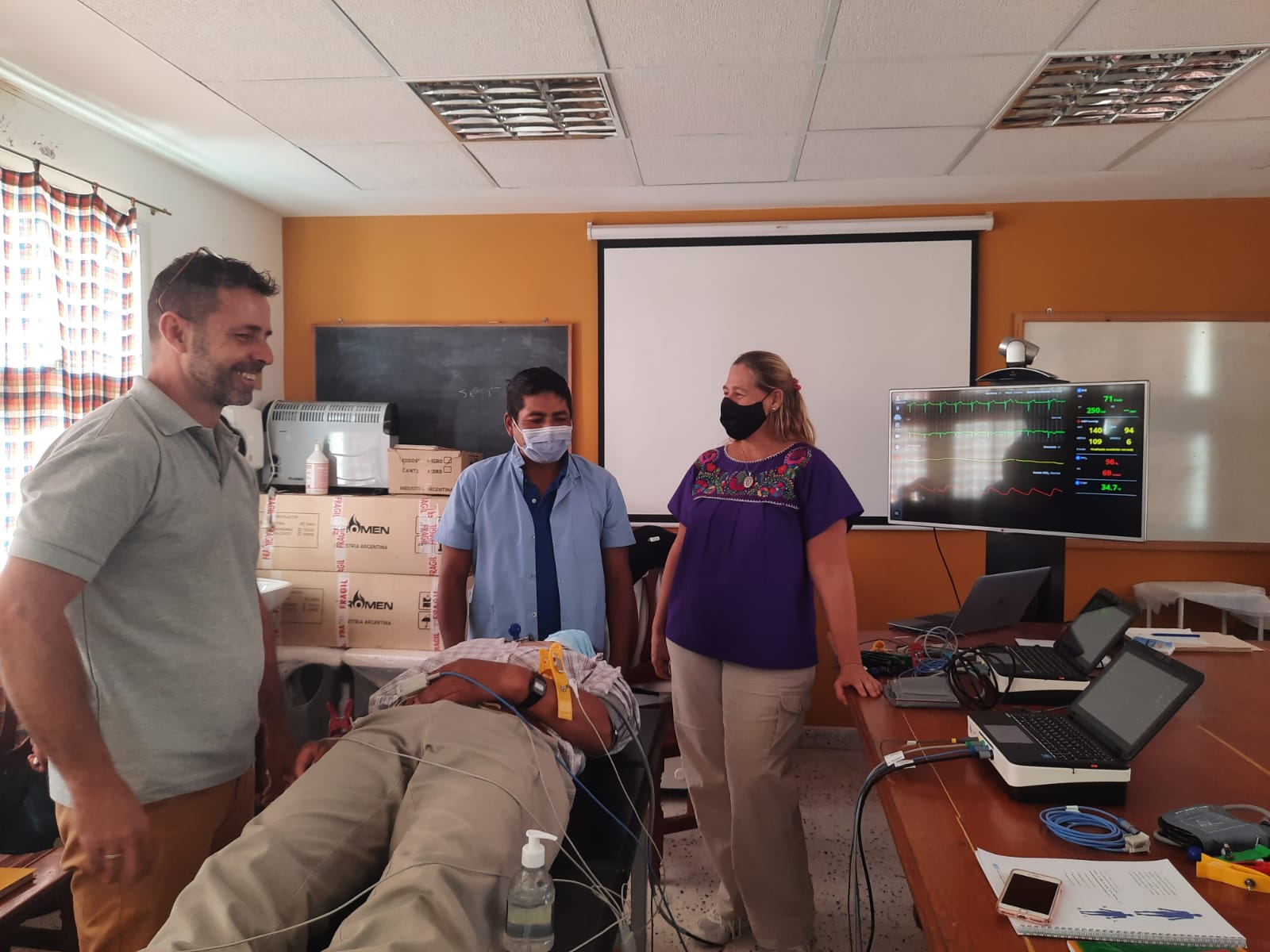 EXO capacitó durante varias jornadas a agentes sanitarios y médicos.